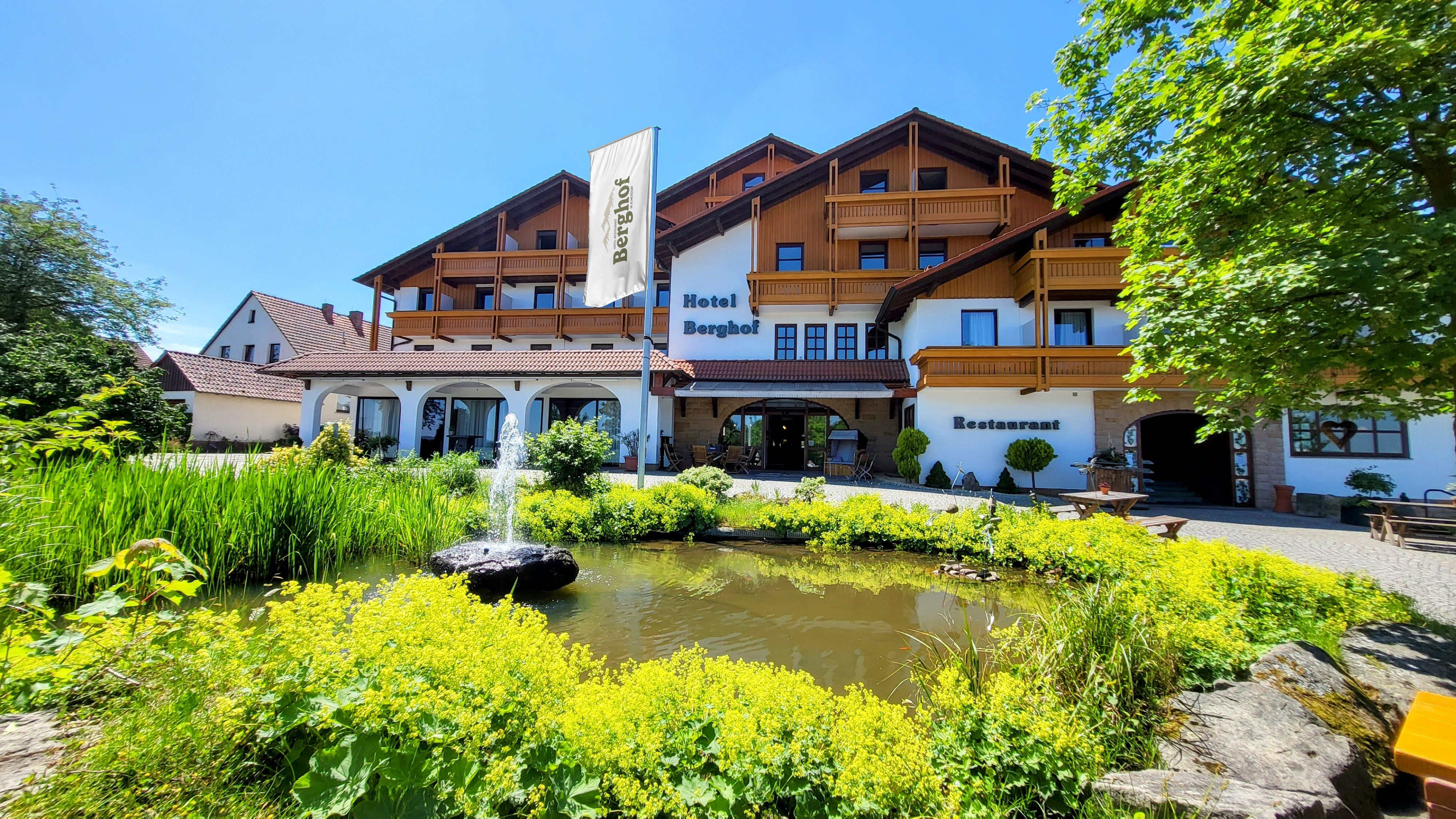 Hotel Berghof Almendorf